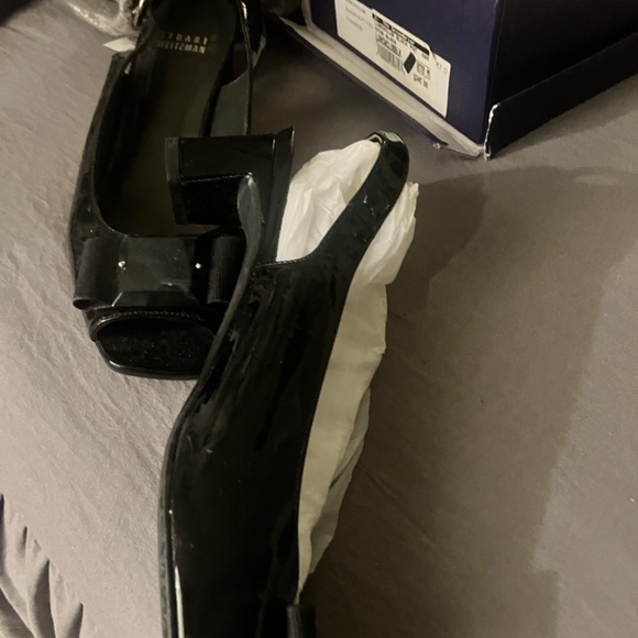 Stewart Weitzman 7 M patent leather w/marble look detail - Picture 4 of 6